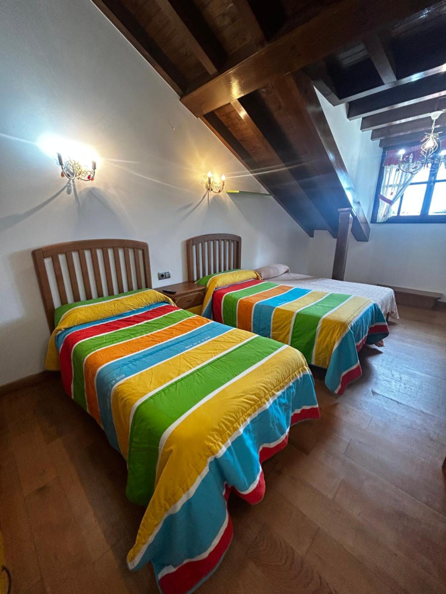 Affittacamere Casa De Aldea El Ponton Cue Esterno foto